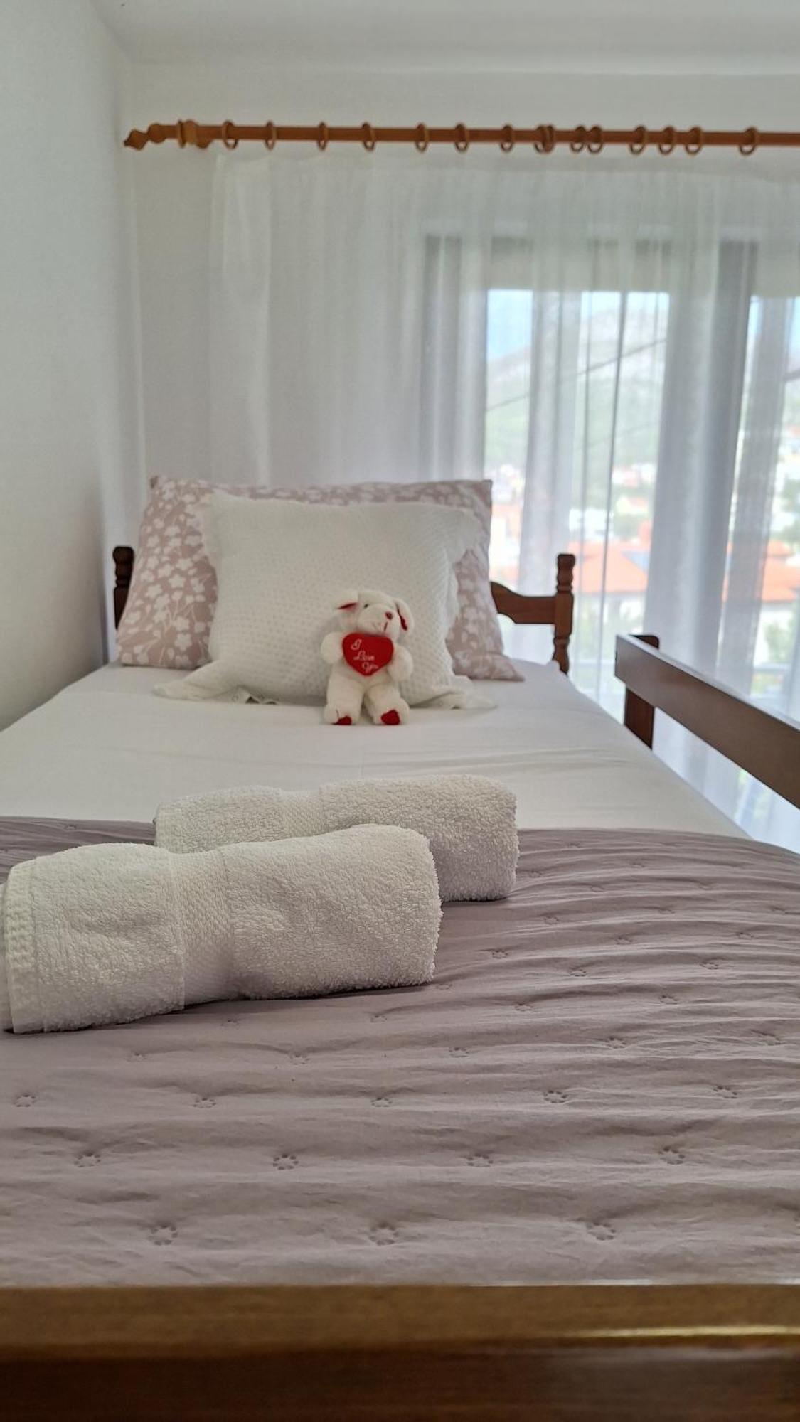 Apartmani I & J Seric Seget Vranjica Kültér fotó